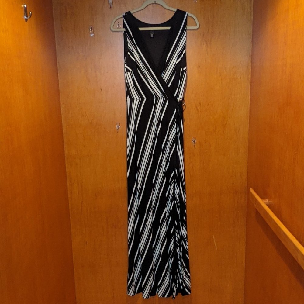 WHBM - Sleeveless Black & White Maxi Dress